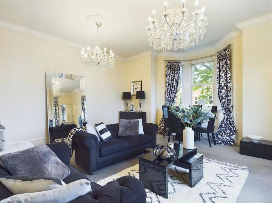 Upmarket Apartment In Ormskirk Extérieur photo